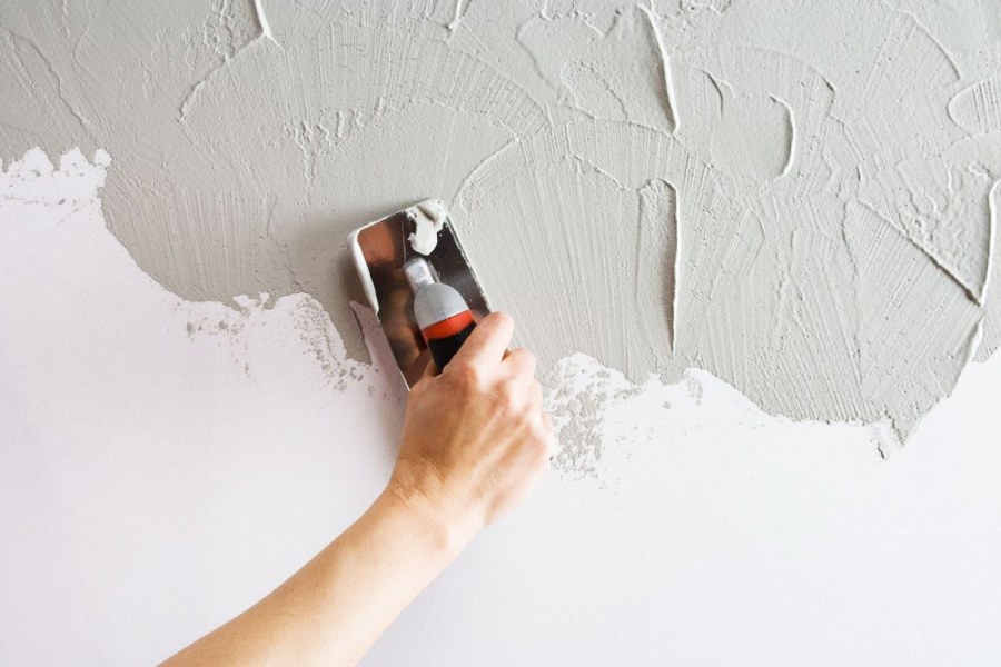 Выравнивание стен гипсовой штукатуркой