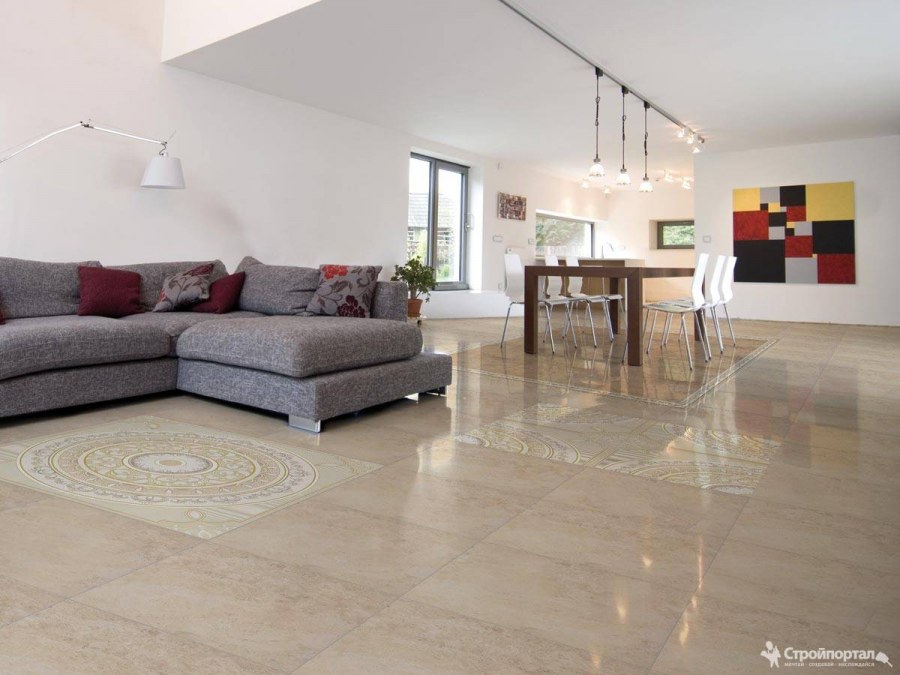 Плиточный пол в гостиной