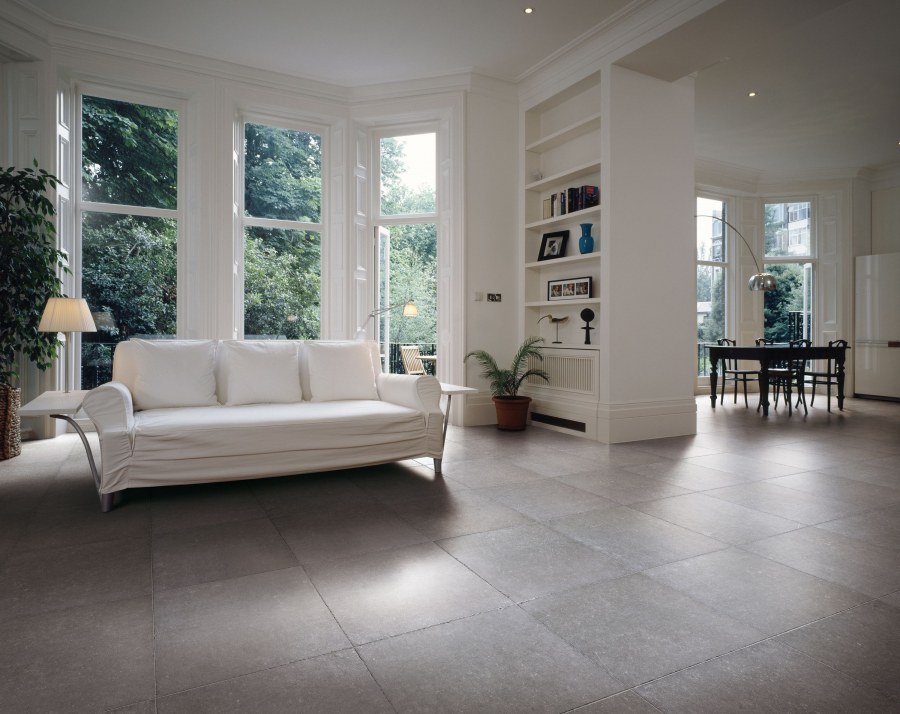 Кафель в гостиной на полу