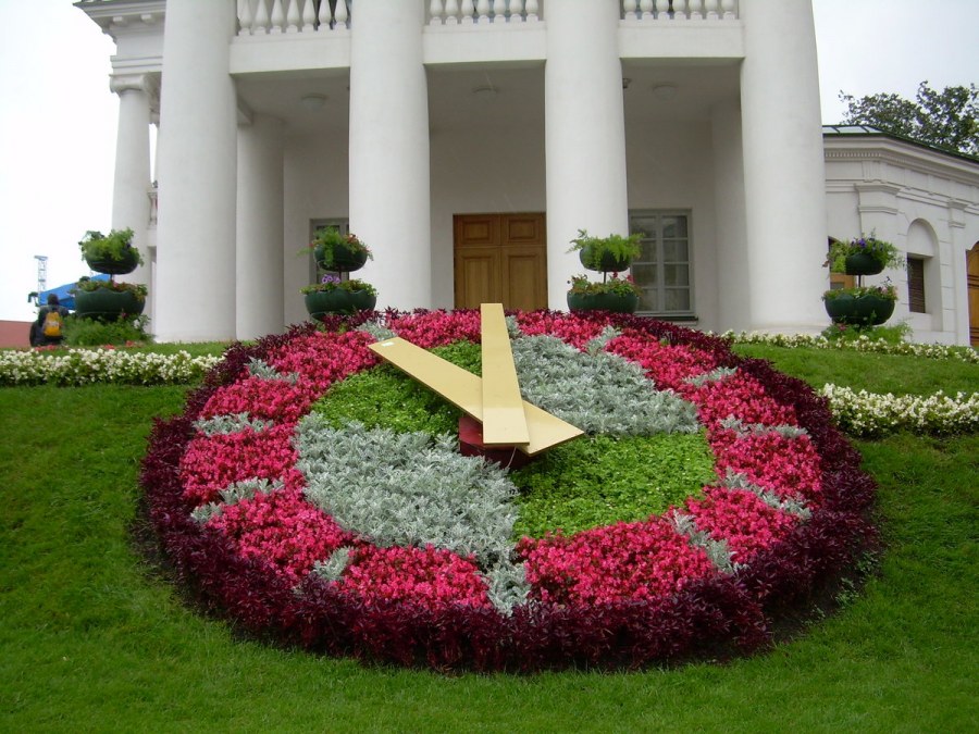 Цветник в форме звезды Пермь