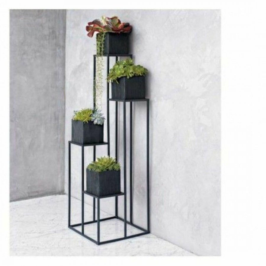 Стойка для цветов в стиле лофт