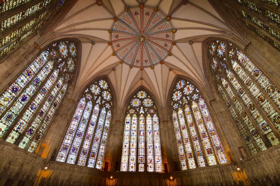 Кафедральный собор сент-Этьен в Бурже витражи