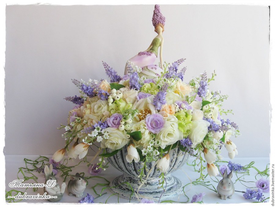 Композиция из искусственных цветов в стиле Прованс