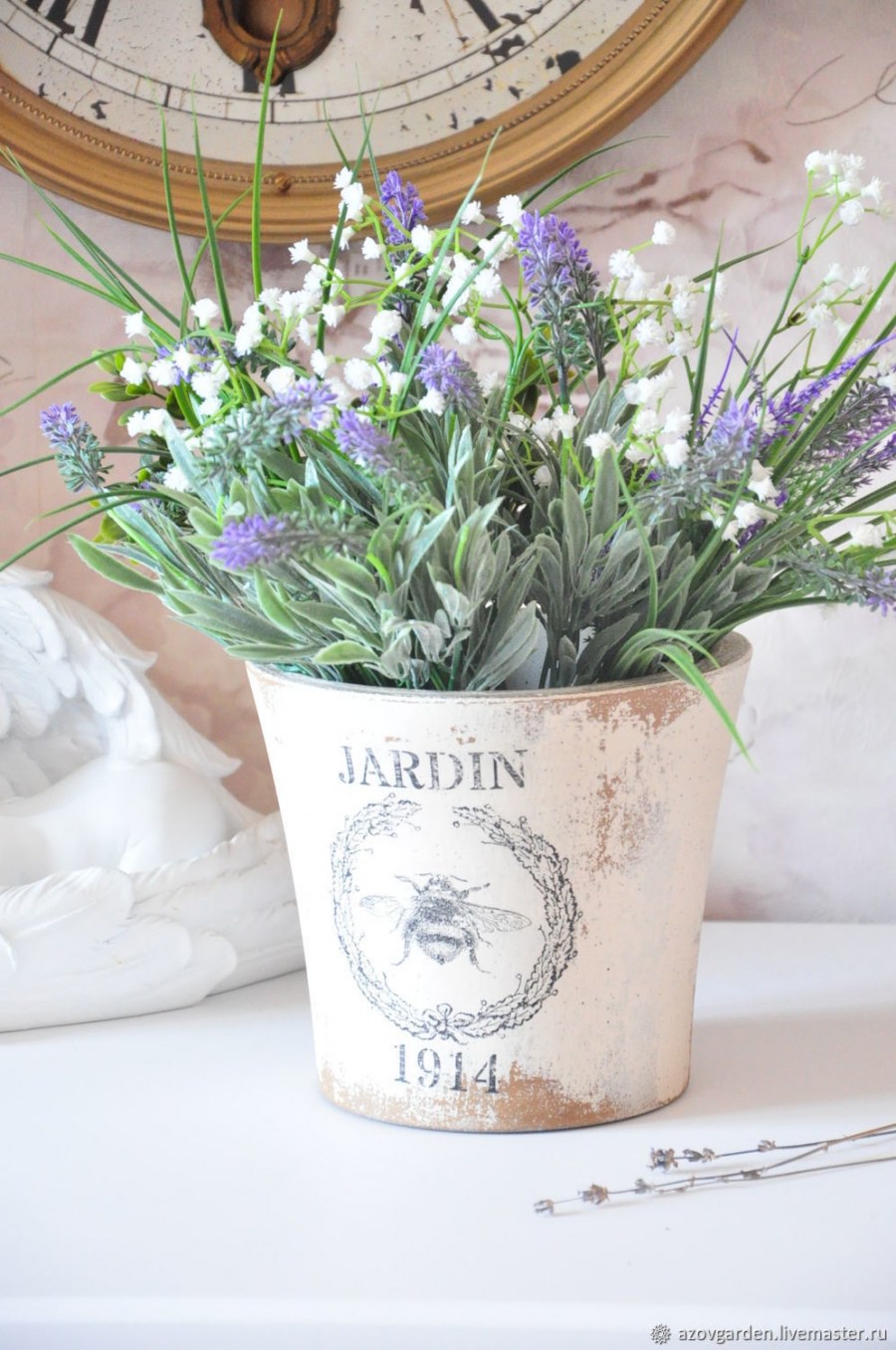 Композиции из искусственных цветов в Провансе