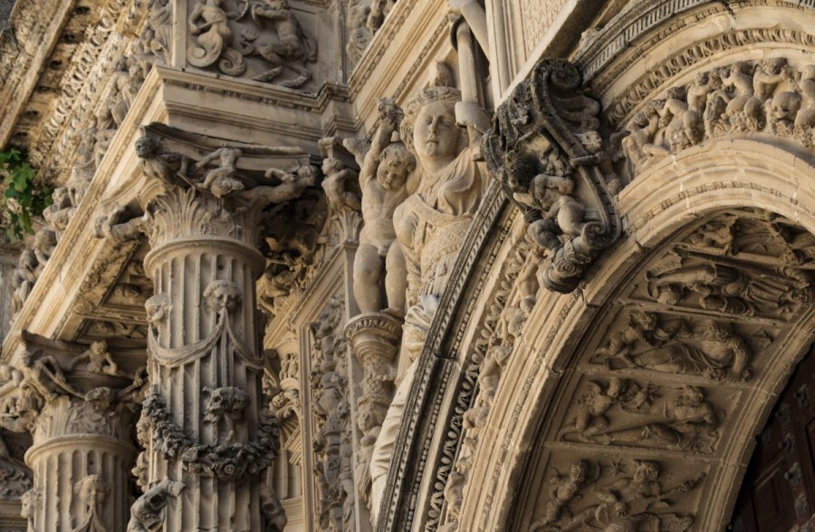 Собор в Италии с горгульями