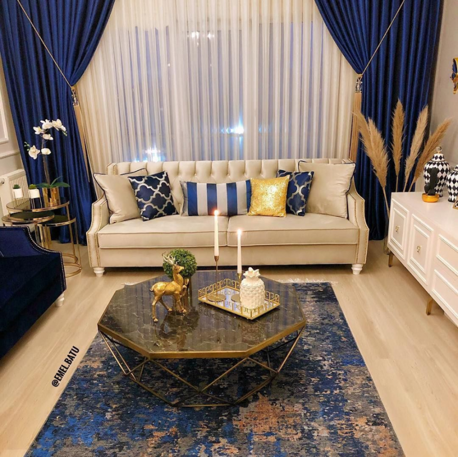 Синий ковер в интерьере