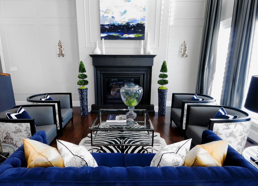 Синие аксессуары в интерьере