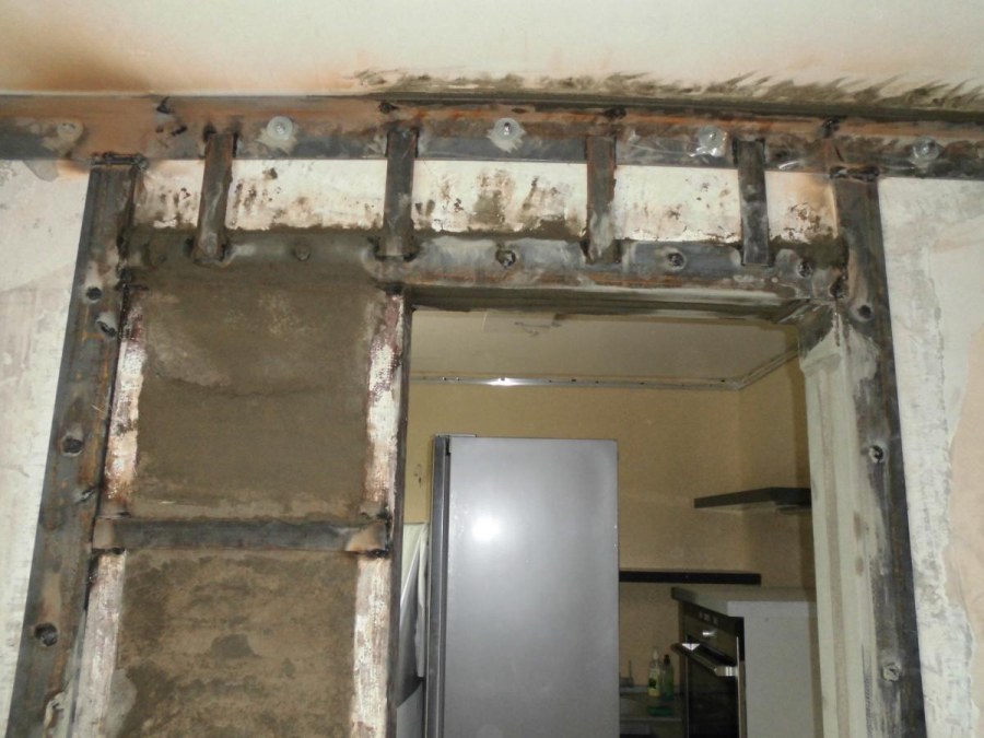 Гипсокартон над дверным проемом