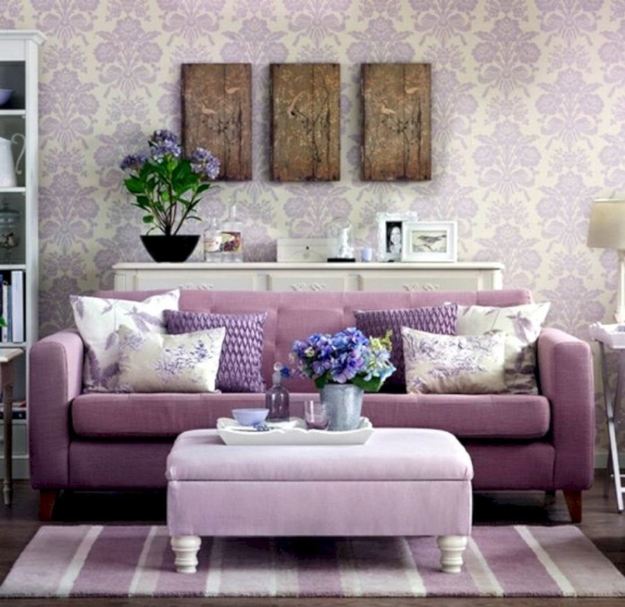 Лавандовый цвет в интерьере гостиной