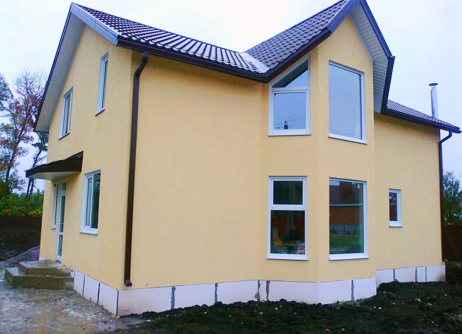 Одноэтажный дом штукатурный фасад