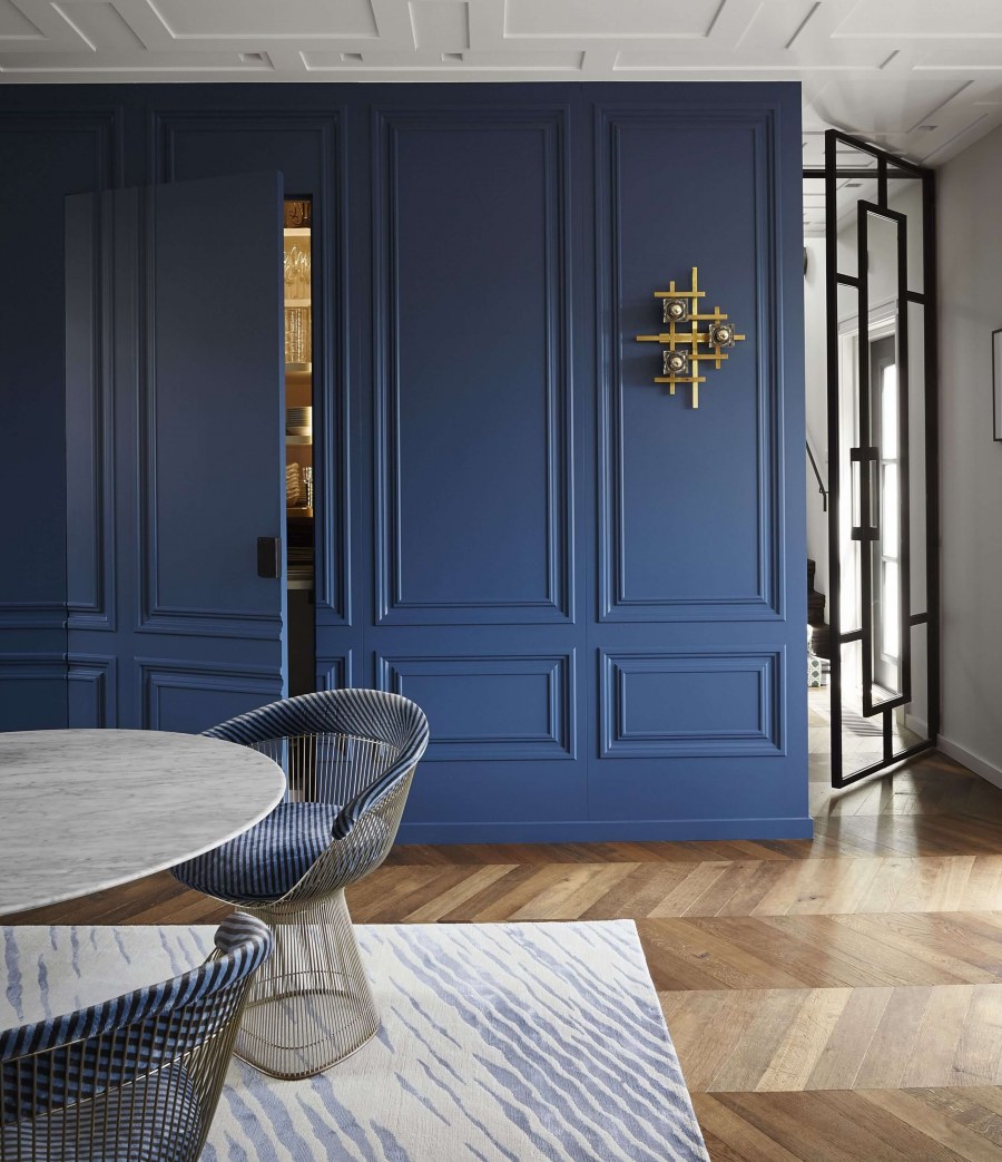 Синий шкаф в интерьере