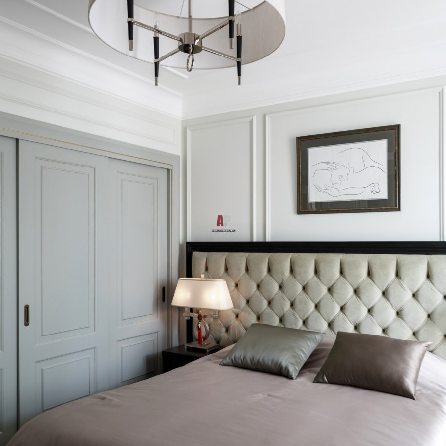 Кровать в неоклассическом стиле