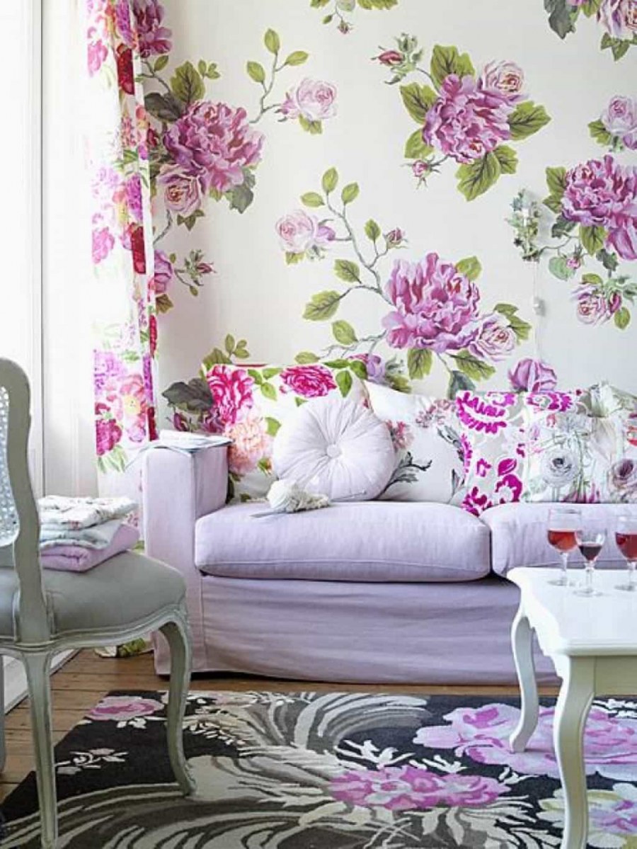 Обои с крупными цветами в интерьере