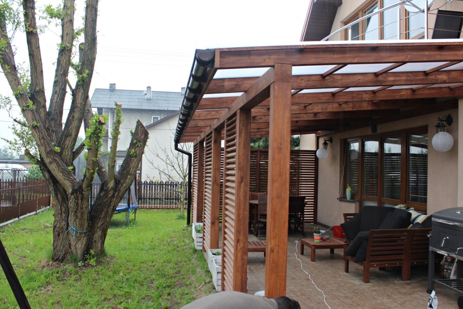 Деревянный навес к дому