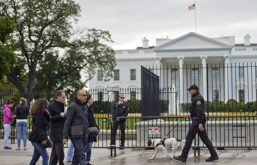 Резиденция белая Неоклассика