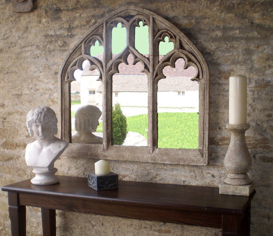 Готика украшение над окном