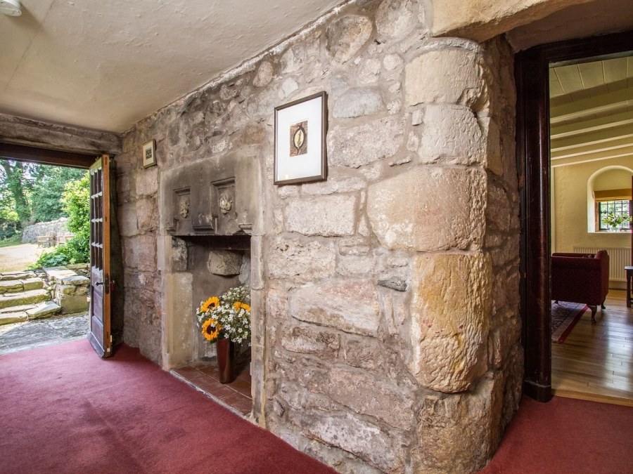 Натуральный камень в интерьере