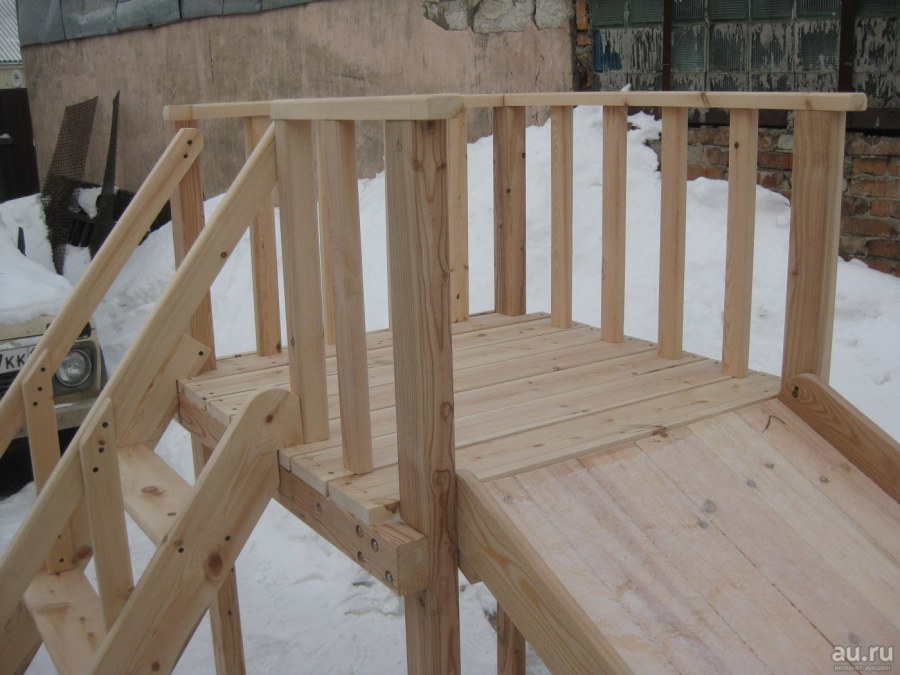 Горка деревянная для зимнего катания