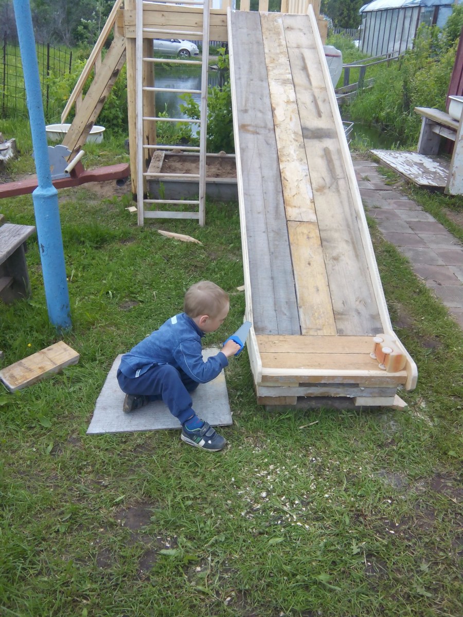 Горка своими руками для детей