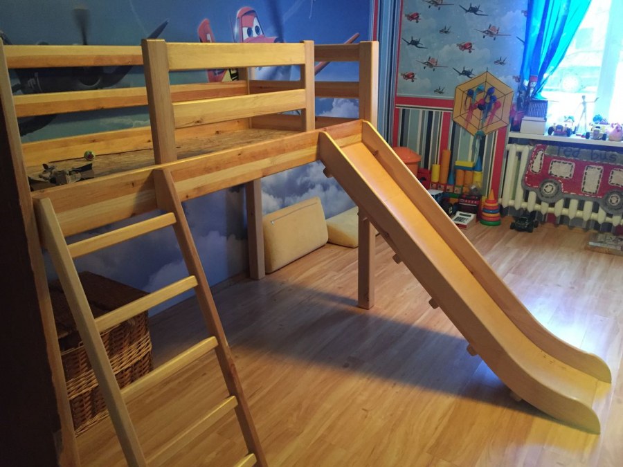 Кровать горкой двухместная