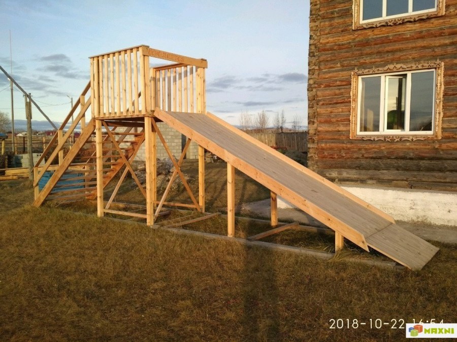 Горка из дерева высотой 3 метра