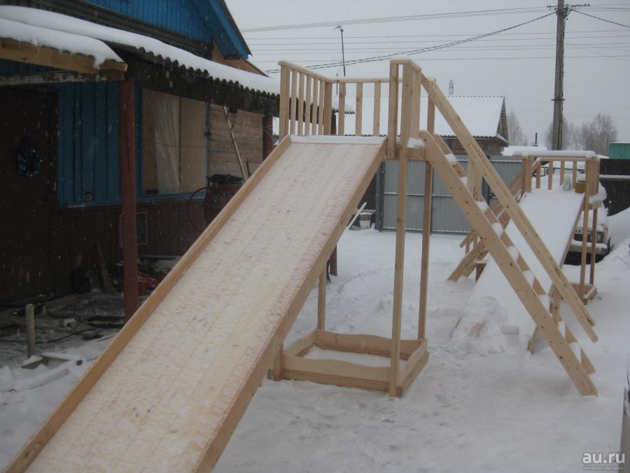 Горка из досок зимняя