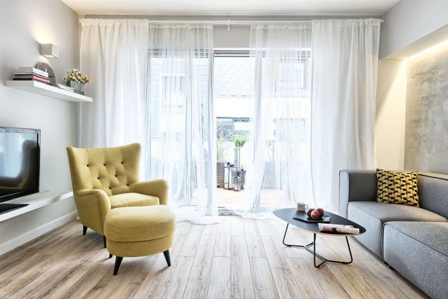 Интерьер маленькой гостиной 2021