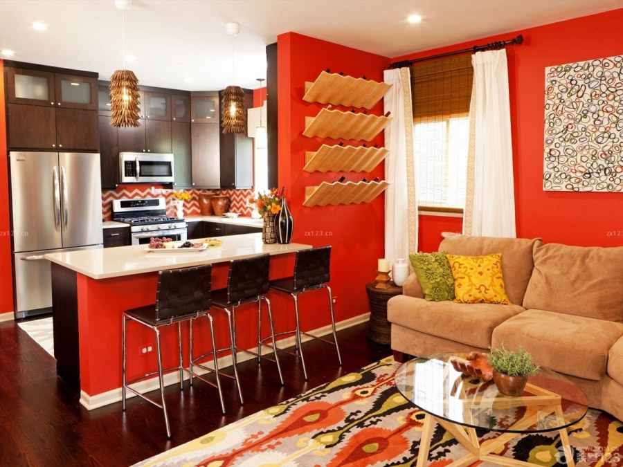 Яркая кухня гостиная