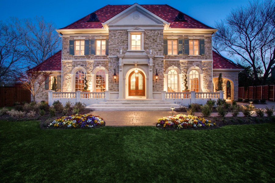 Фасады богатых домов