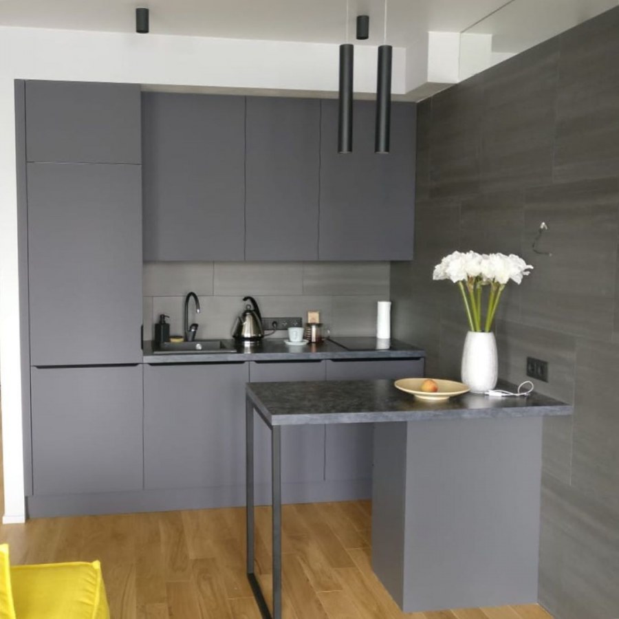 Белая кухня Эггер