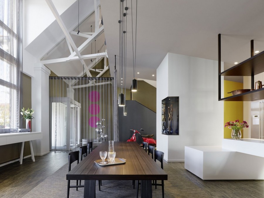 Интерьер домов с высокими потолками