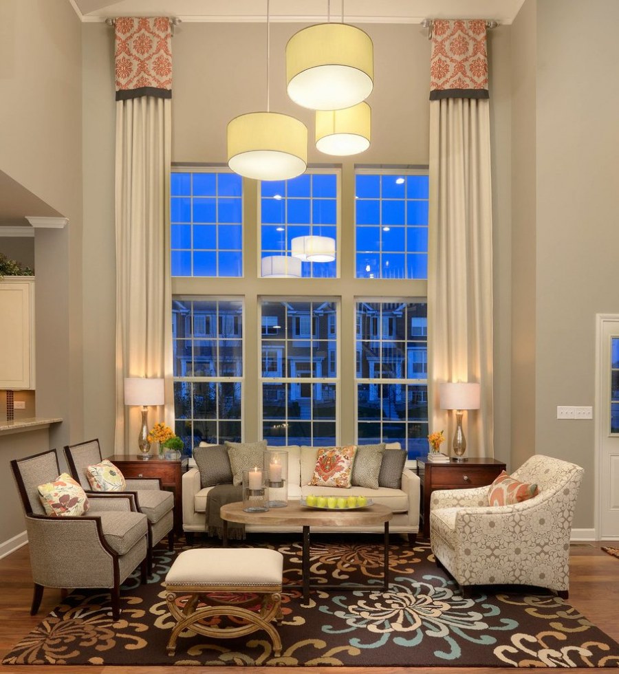 Гостиная с окном