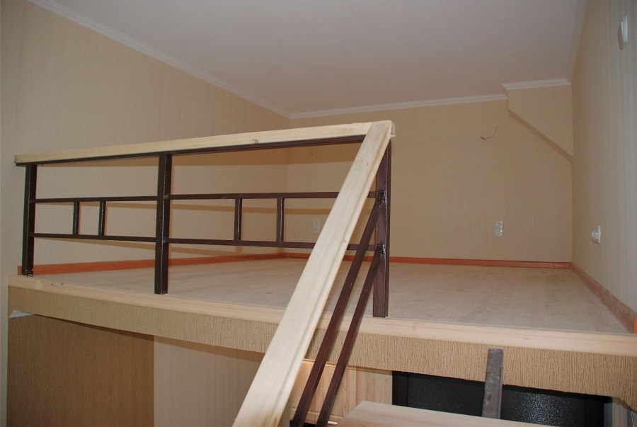 Антресоль для кровати потолок 2м 80