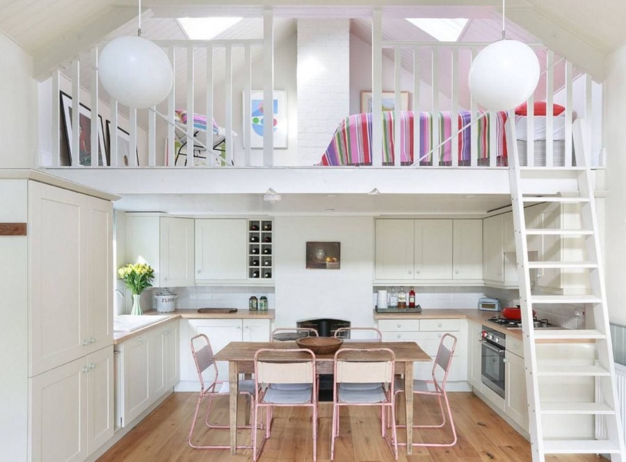 Второй ярус в квартире студии