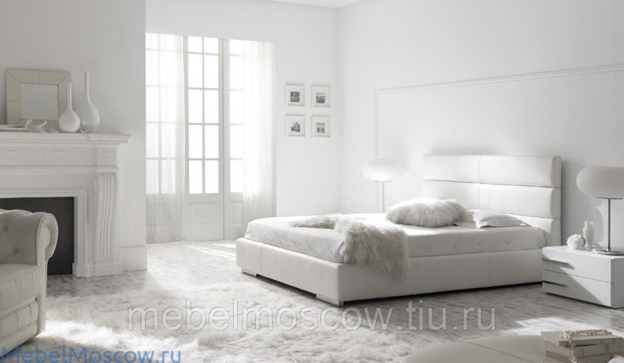 Спальня с белой мебелью