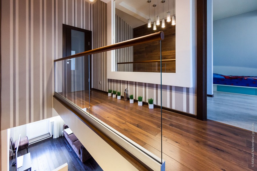 Стеклянные перила для лестниц в доме