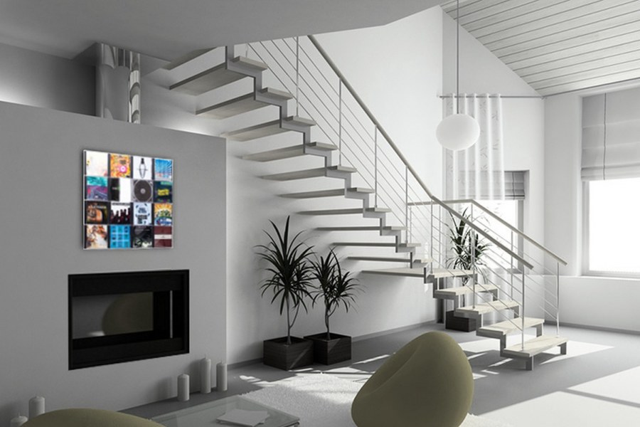 Лестница в гостиной со вторым светом