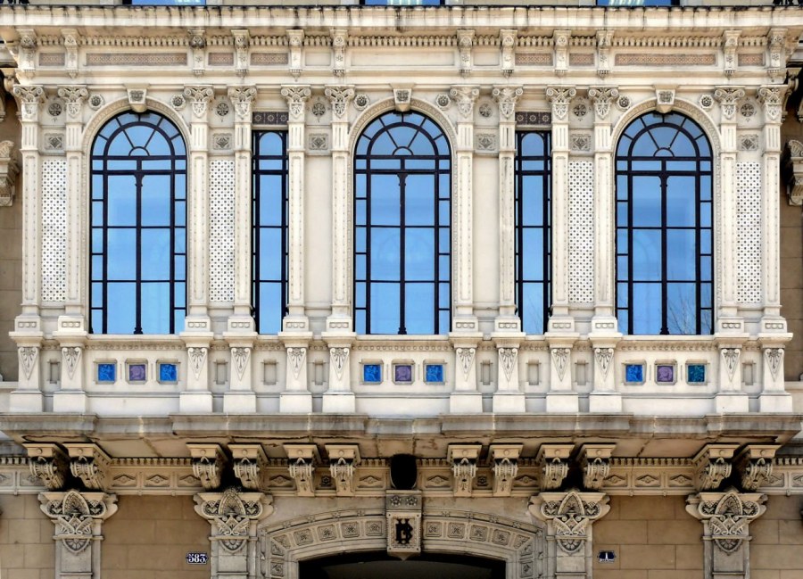 Фасад в стиле Ампир