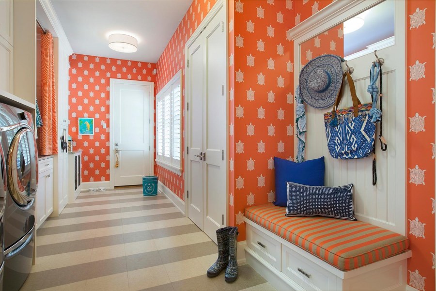 Оранжевая прихожая интерьер