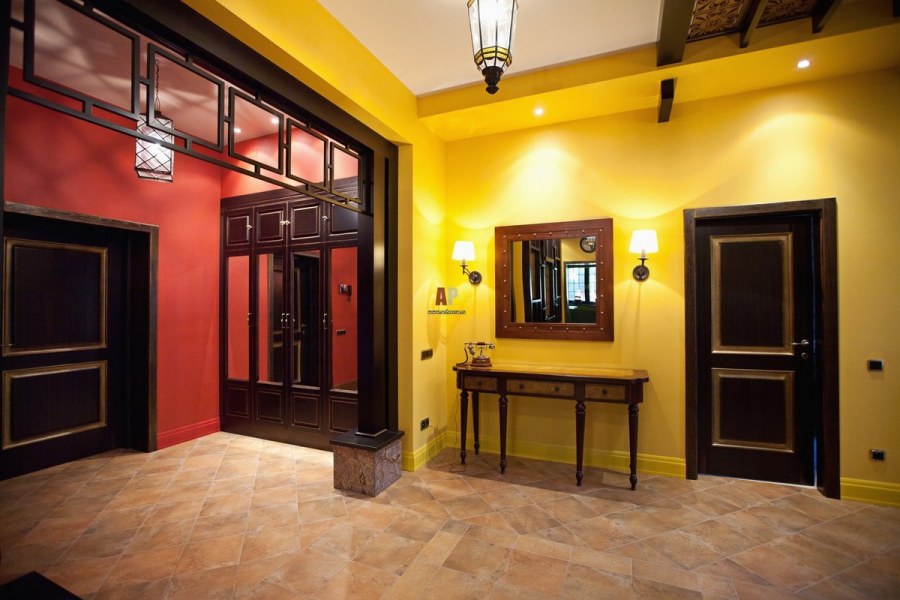 Ремонт в коридоре в оранжевом цвете