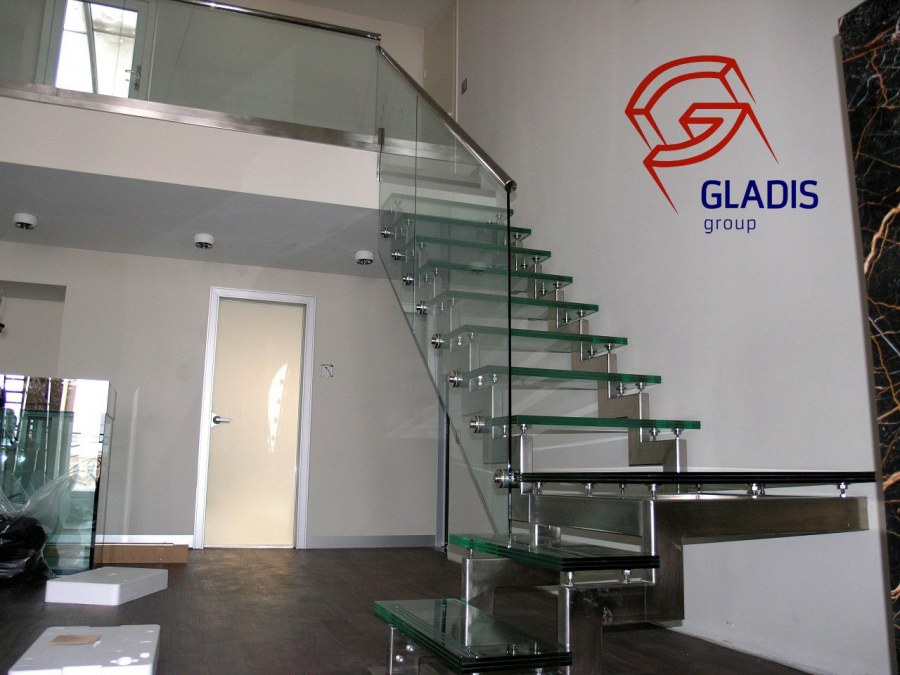 Стеклянные ограждения для лестницы