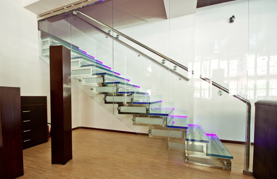 Консольная лестница на больцах