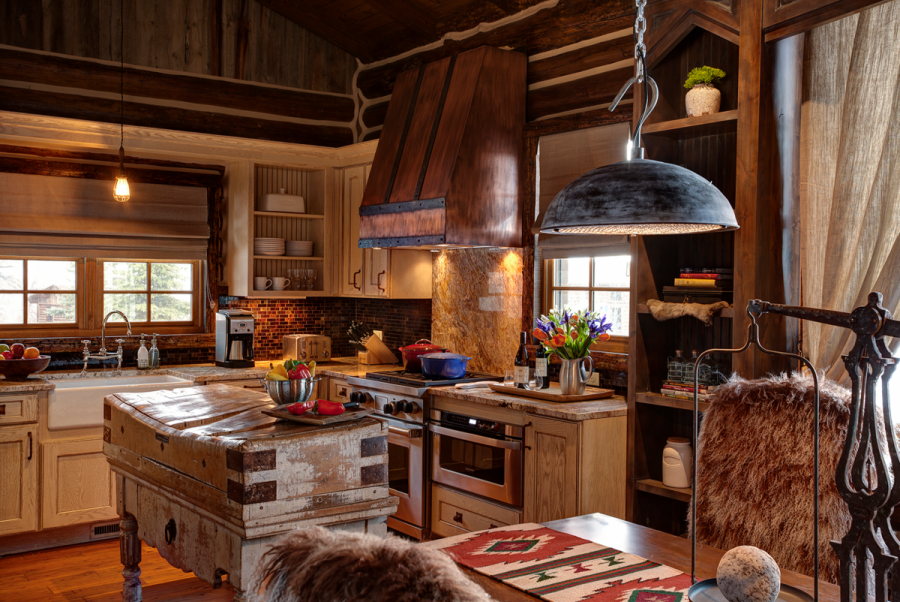 Диван в деревенском стиле