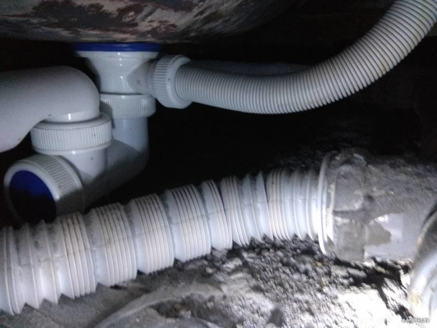 Шланг сливной для стиральной машины под ванной
