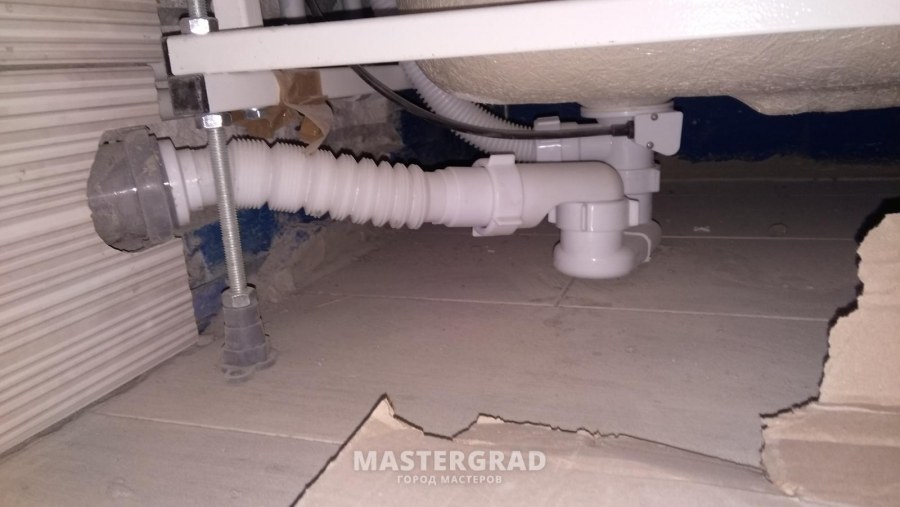 Поднятие пола в ванной для слива