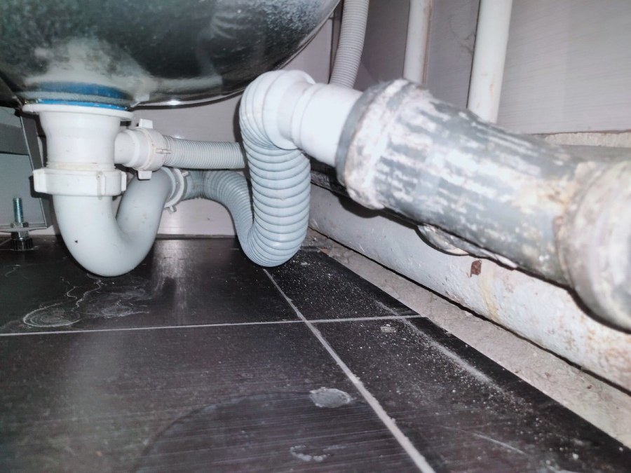 Слив из ванны