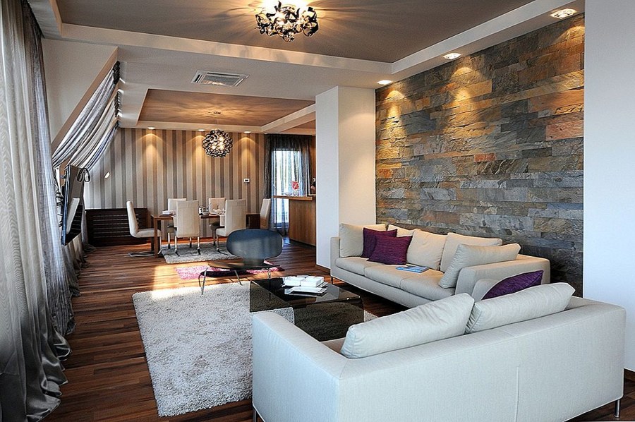 Современная отделка стен в гостиной