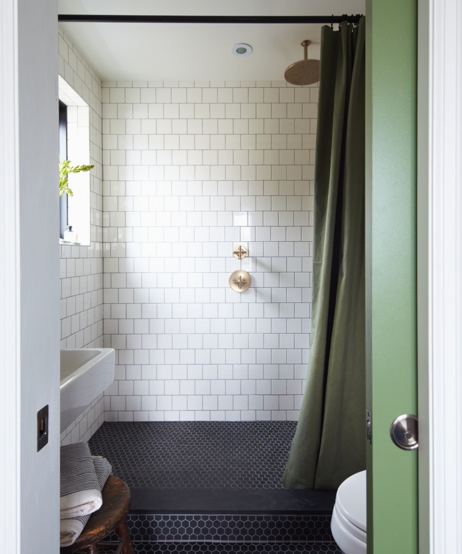 Очень маленькая душевая