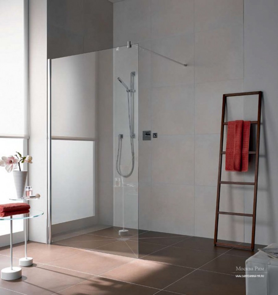 Ванная комната с душем и туалетом