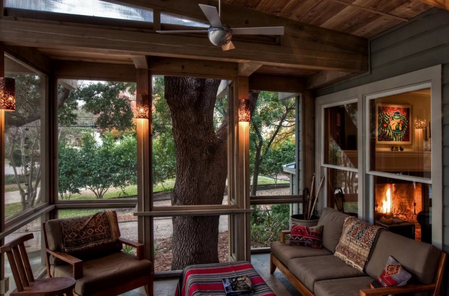 Уютный домик с верандой